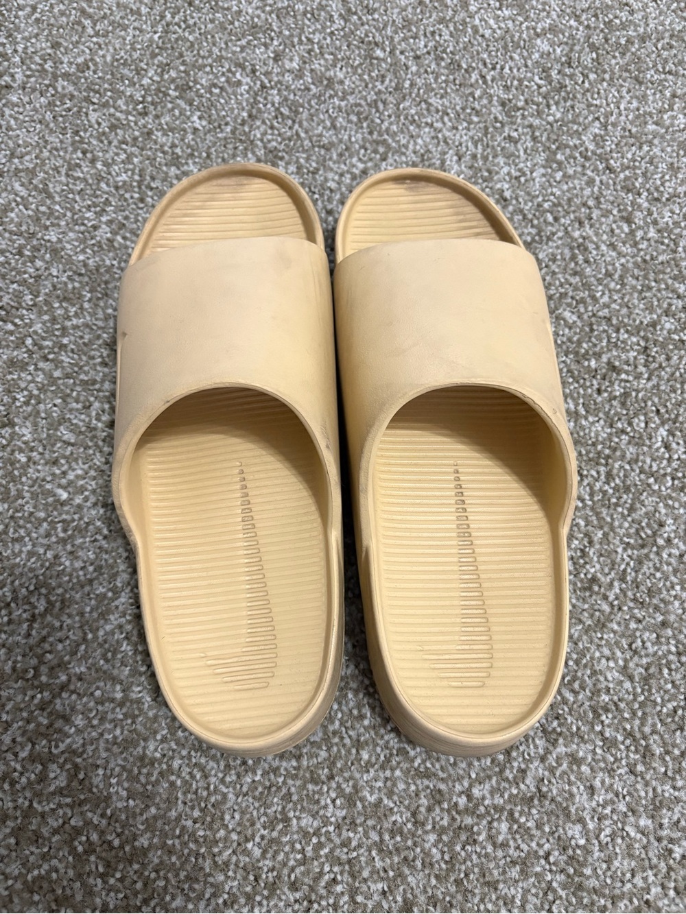 Nike Men’s Slides in Beige/Tan
